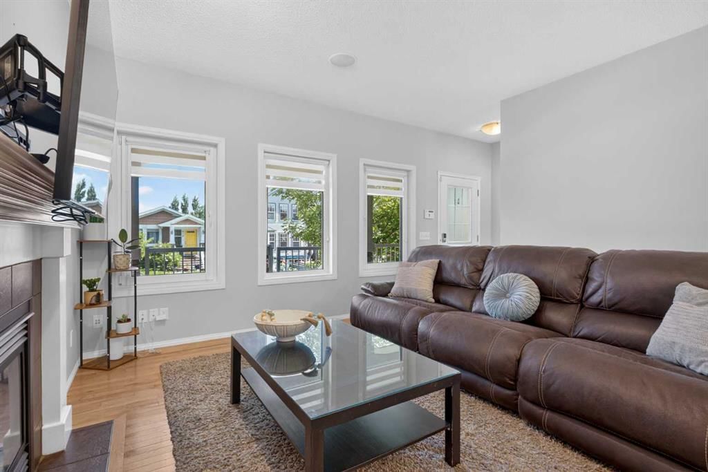 418 Evansdale Way NW, Calgary — photo 3 of 45