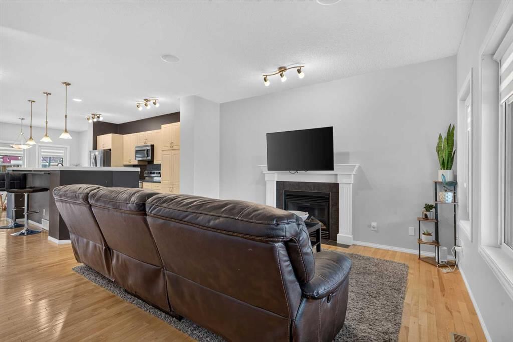 418 Evansdale Way NW, Calgary — photo 5 of 45