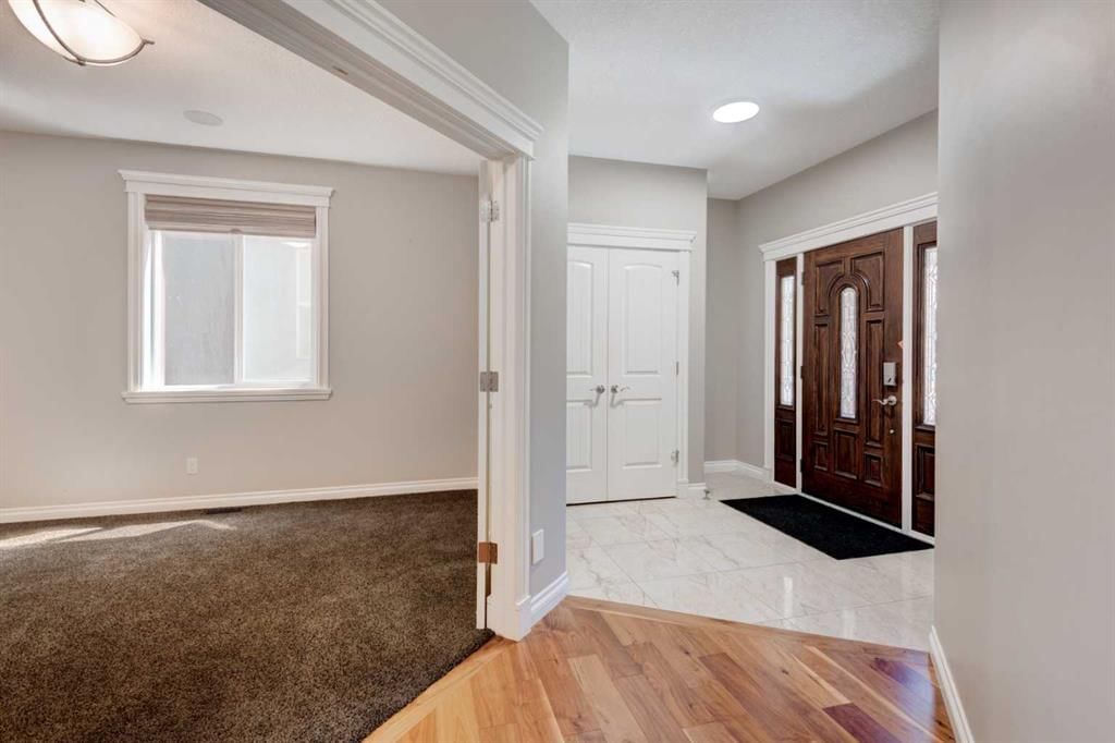 258 Mahogany Place SE, Calgary — photo 3 of 48