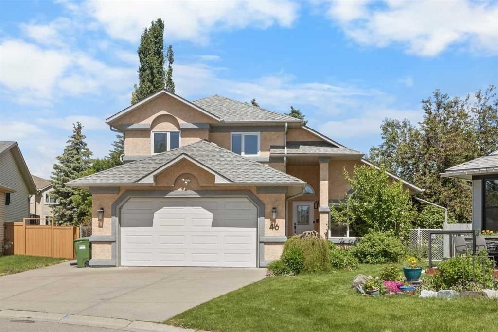 46 Sandalwood Heights NW, Calgary — main listing photo