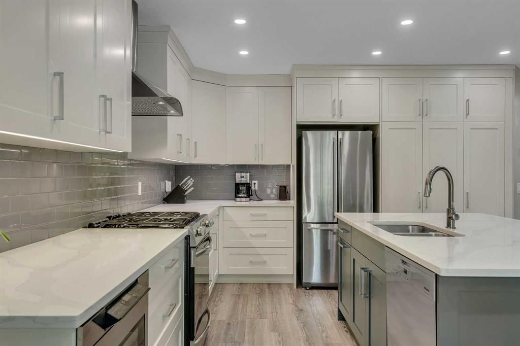 480 Douglas Glen Point SE, Calgary — photo 3 of 45