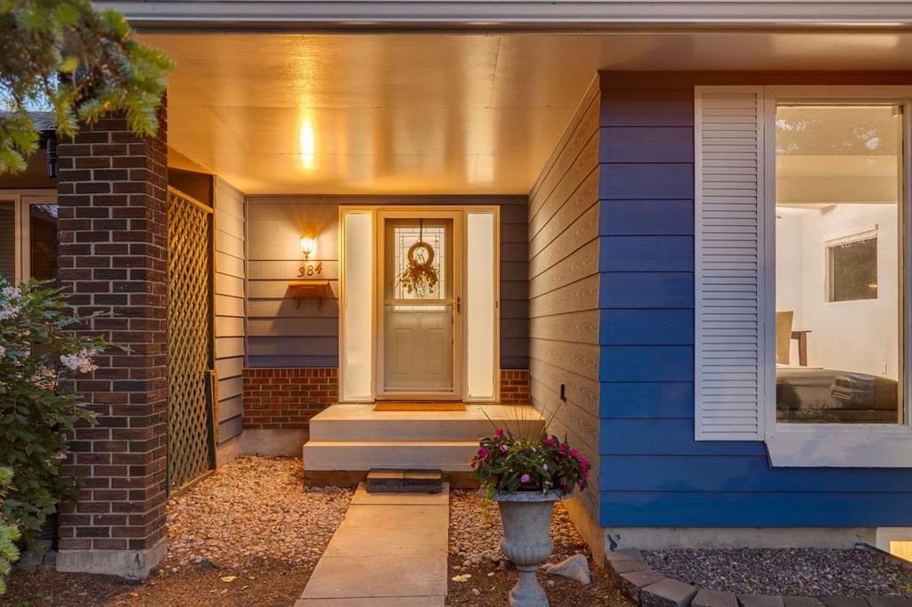 384 Midvalley Drive SE, Calgary — photo 2 of 34