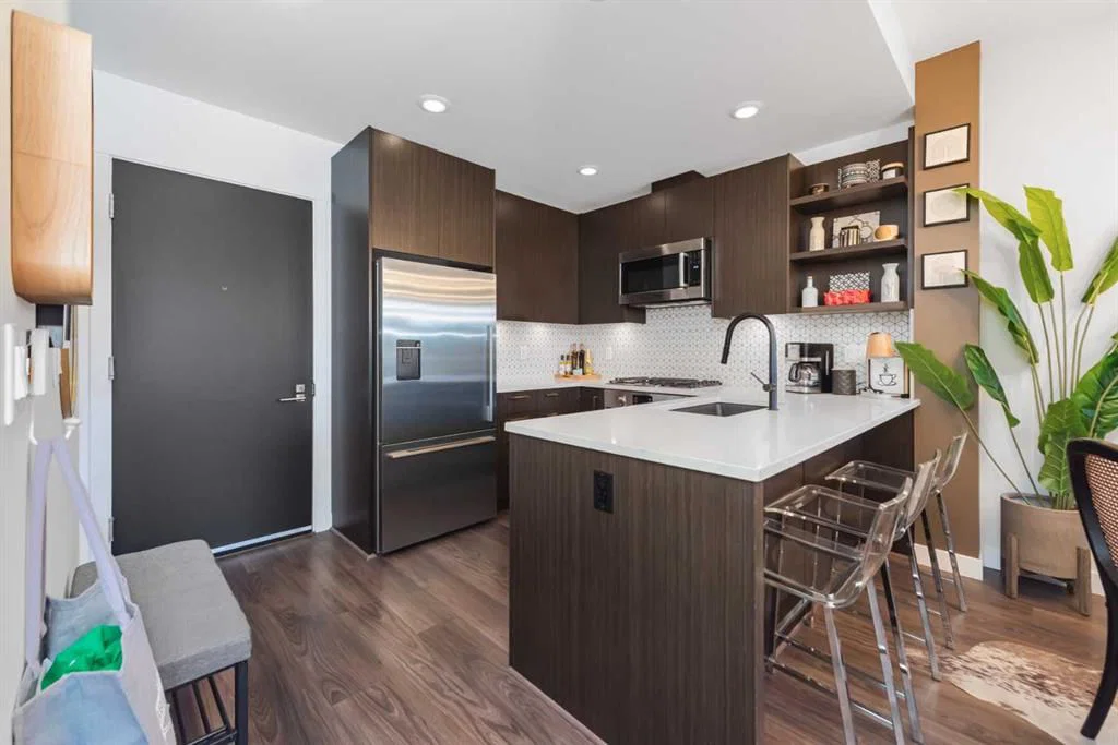 414, 88 9 Street NE, Calgary — photo 2 of 46