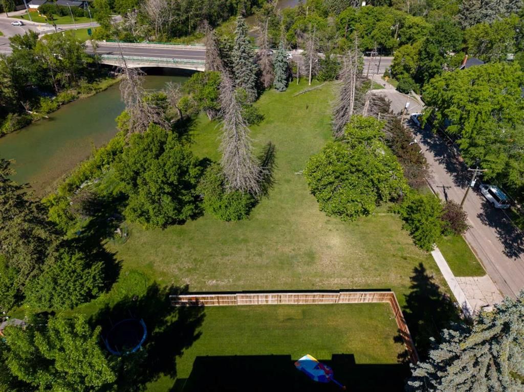 407 40 Avenue SW, Calgary — photo 5 of 12