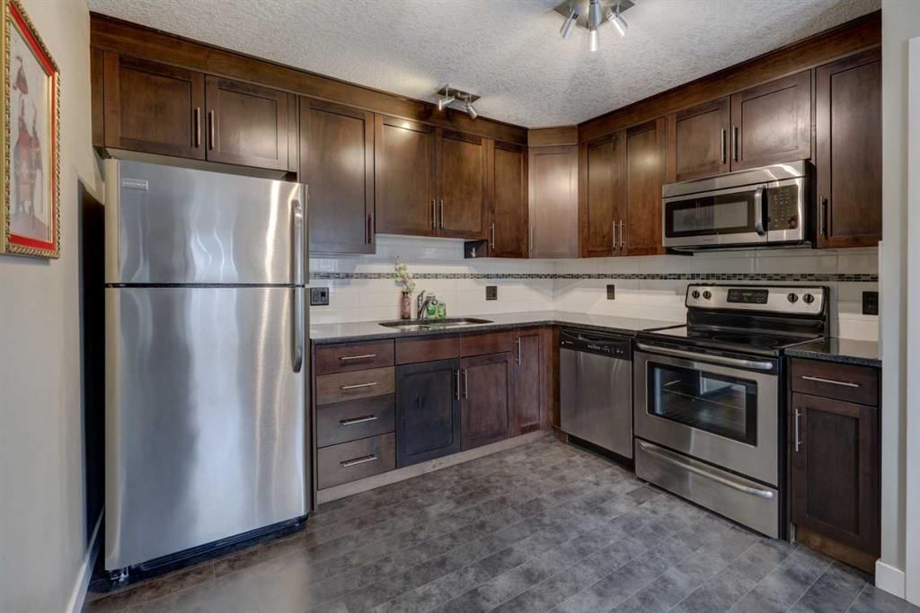 147 Panatella Hill, Calgary — photo 5 of 40
