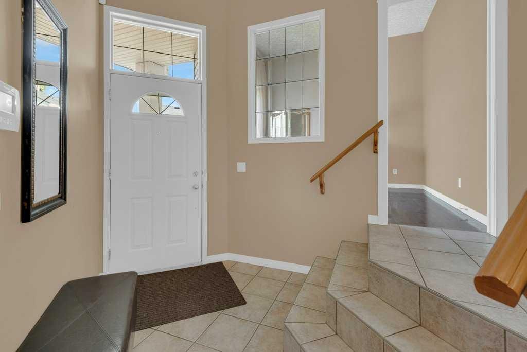37 Wentworth Gardens SW, Calgary — photo 2 of 34