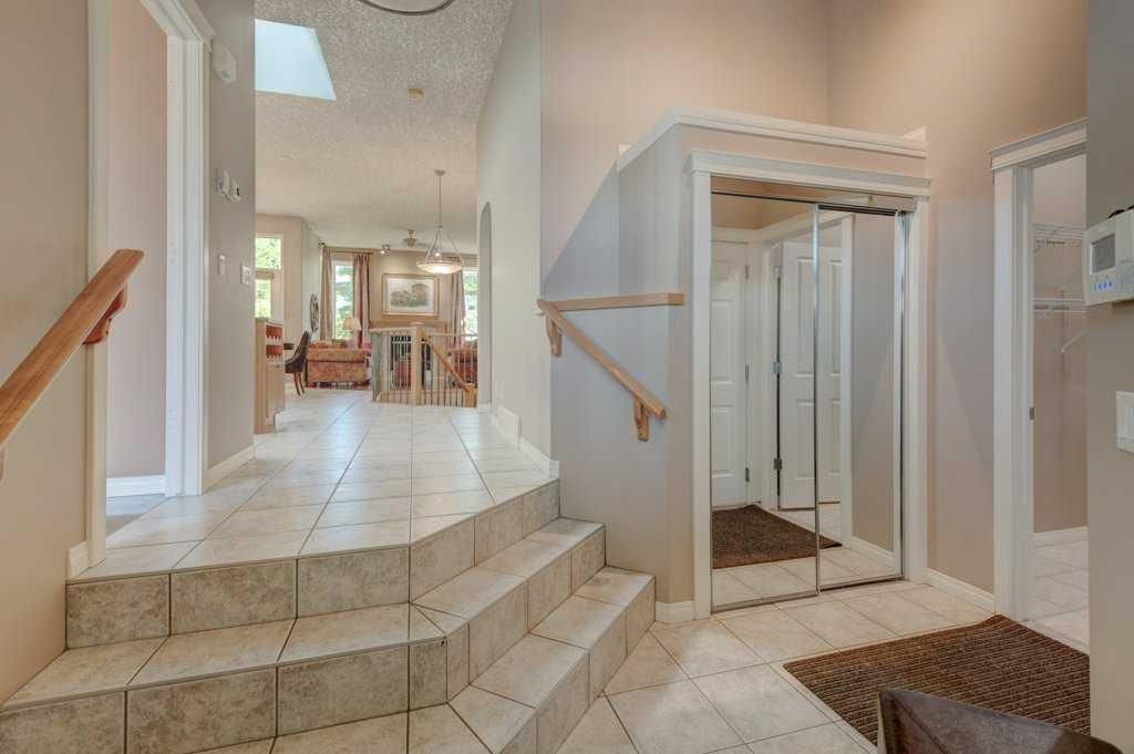 37 Wentworth Gardens SW, Calgary — photo 3 of 34