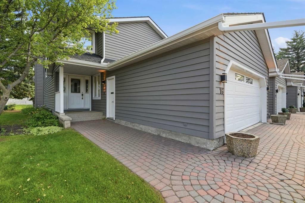 16 Wood Crescent SW, Calgary — photo 3 of 41