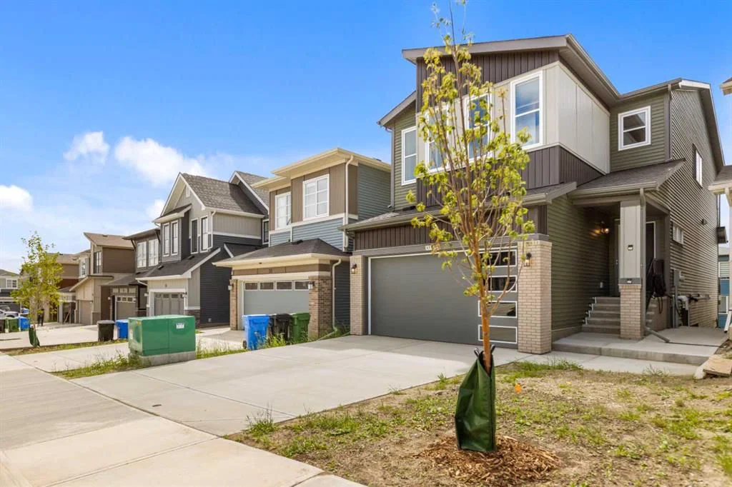 47 Carringvue Passage NW, Calgary — photo 2 of 32