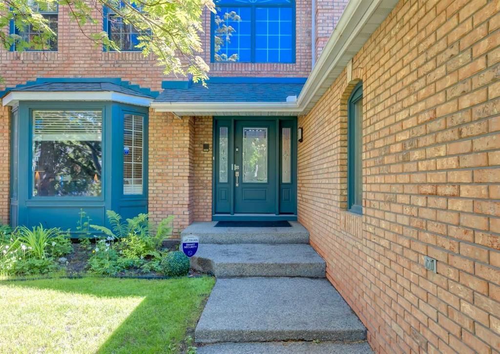 6983 Christie Estate Boulevard SW, Calgary — photo 2 of 48