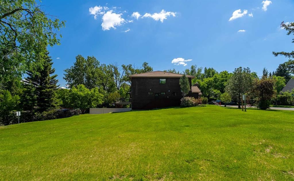 640 Riverdale Avenue SW, Calgary — photo 4 of 20