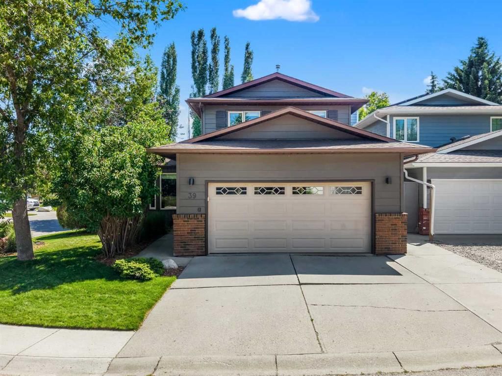 39 Deermoss Place SE, Calgary — main listing photo