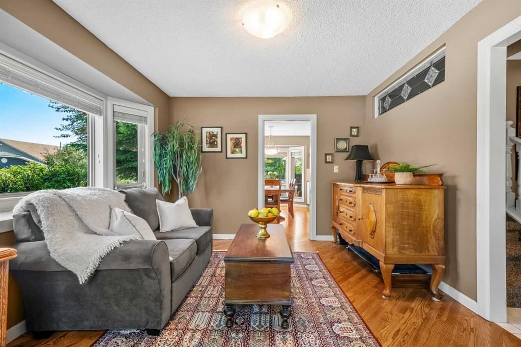 39 Deermoss Place SE, Calgary — photo 3 of 50