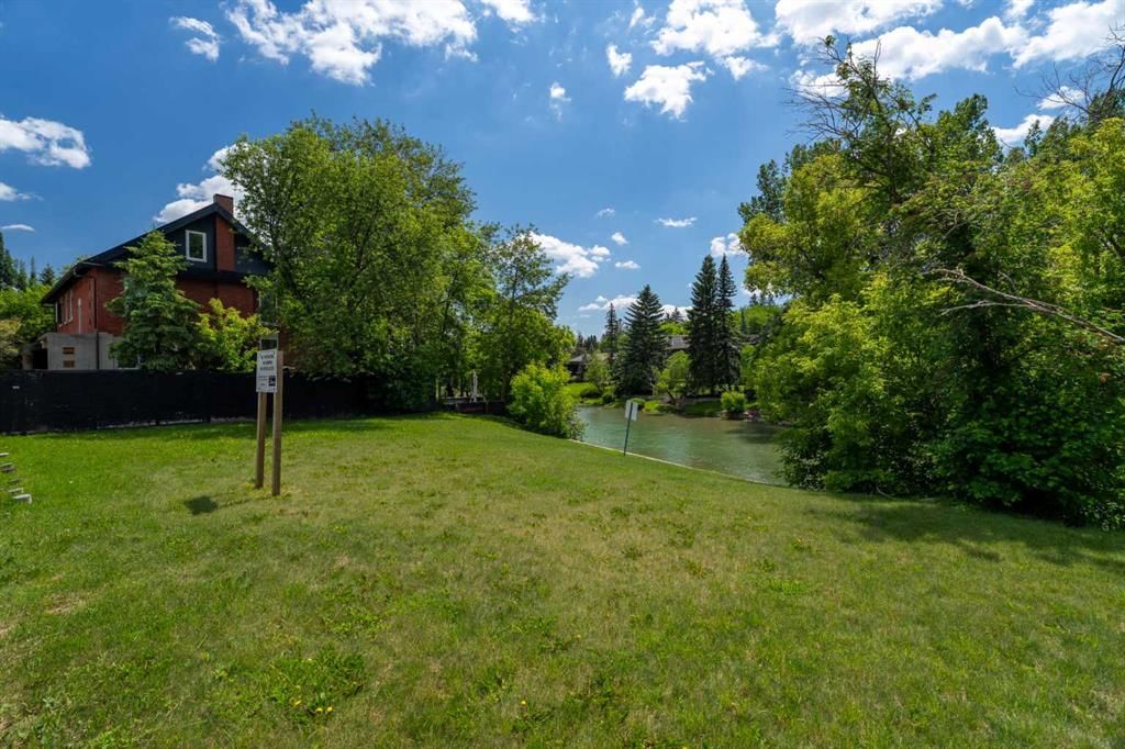 715 Sifton Boulevard SW, Calgary — photo 2 of 15