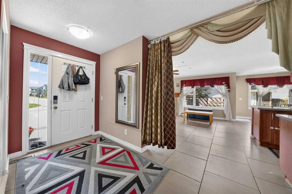 202 Silverado Range Place SW, Calgary — photo 5 of 37
