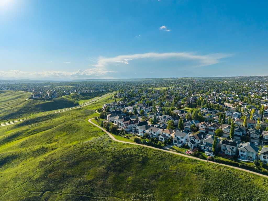126 Tuscany Ravine Close NW, Calgary — photo 2 of 48