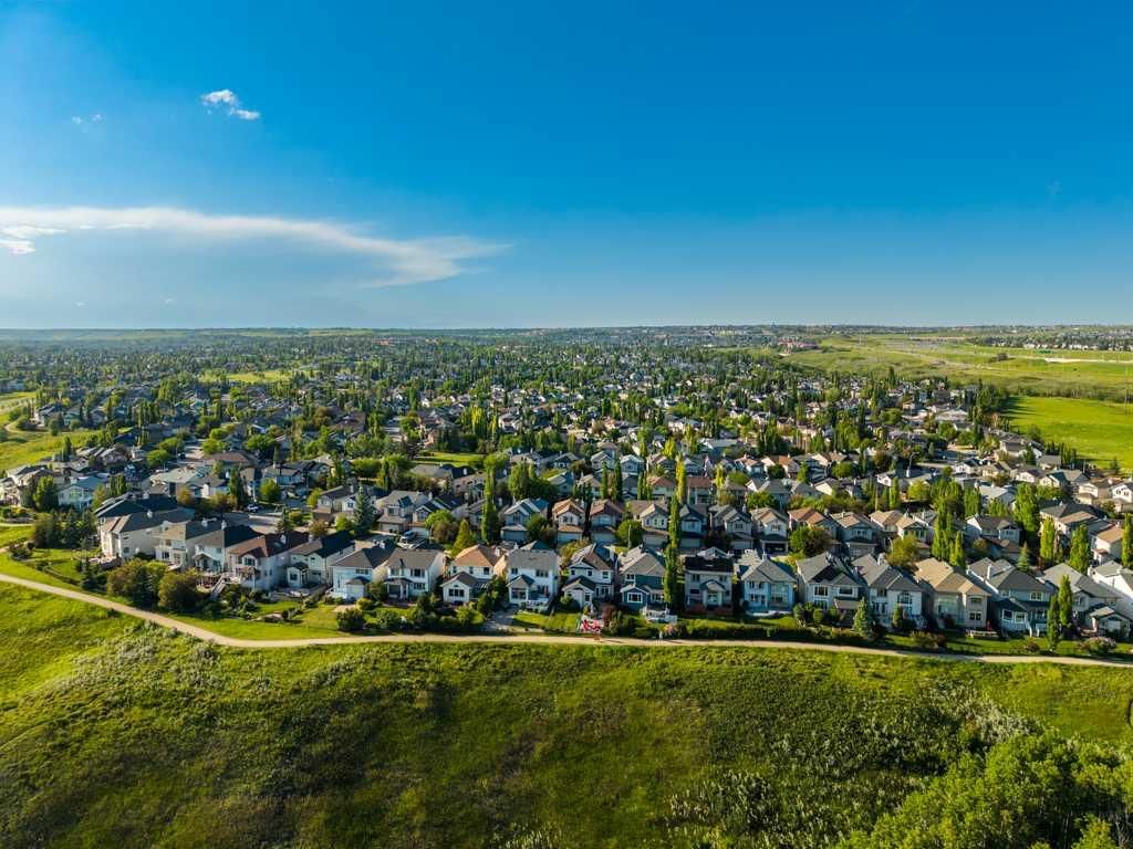 126 Tuscany Ravine Close NW, Calgary — photo 3 of 48