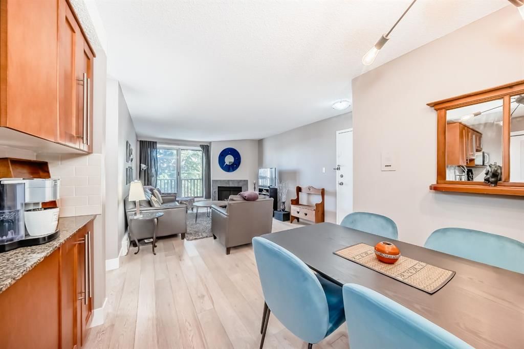 824, 6400 Coach Hill Road SW, Calgary — photo 4 of 15