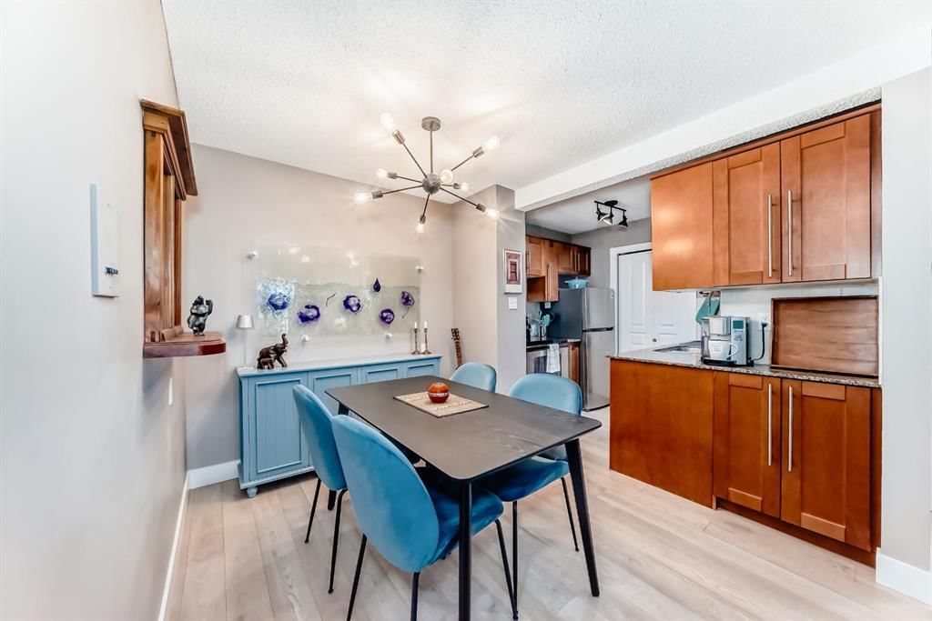 824, 6400 Coach Hill Road SW, Calgary — photo 5 of 15