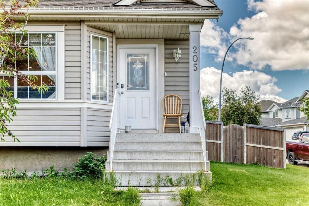 205 Hidden Hills Place NW, Calgary — photo 3 of 45