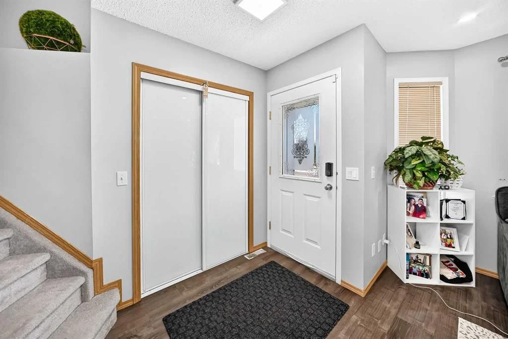 205 Hidden Hills Place NW, Calgary — photo 4 of 45