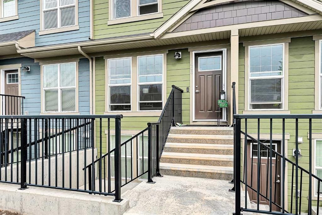 406 Cranbrook Square SE, Calgary — photo 3 of 44