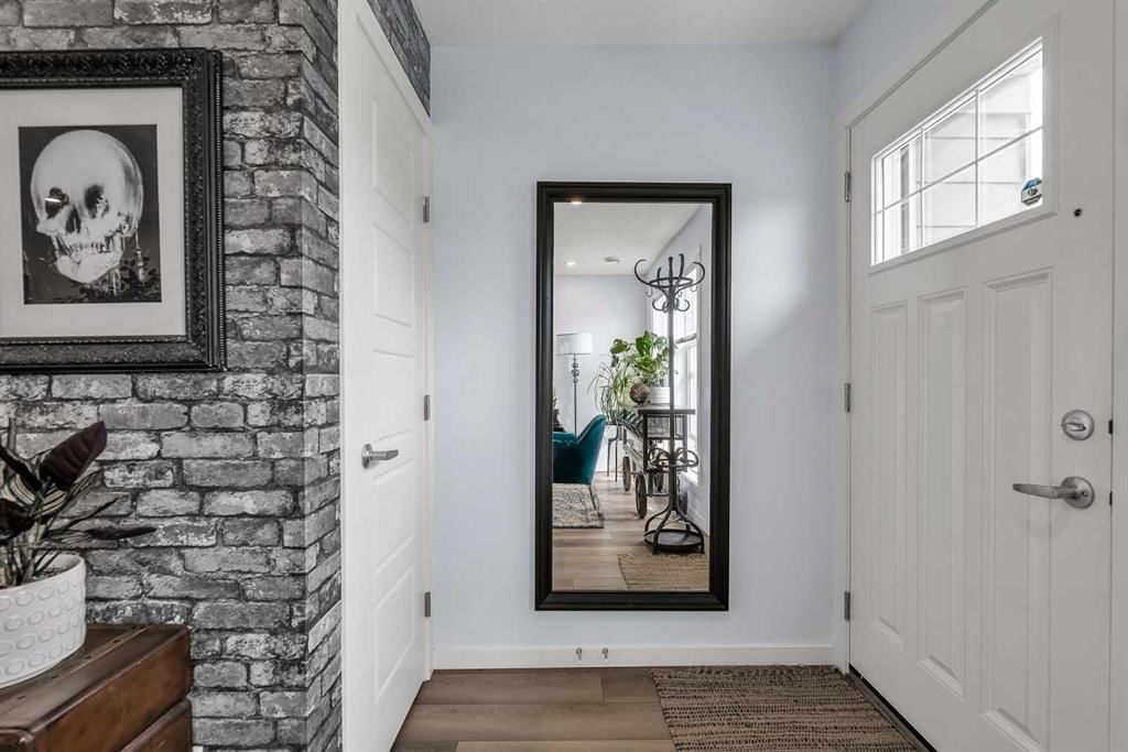 406 Cranbrook Square SE, Calgary — photo 4 of 44