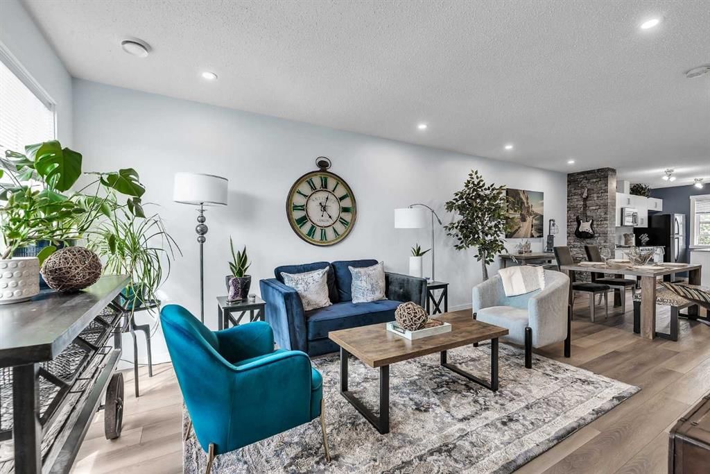 406 Cranbrook Square SE, Calgary — photo 5 of 44