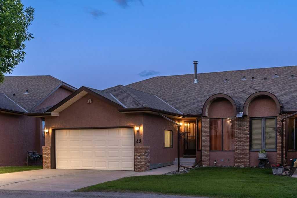 42 Edgeland Close NW, Calgary — main listing photo