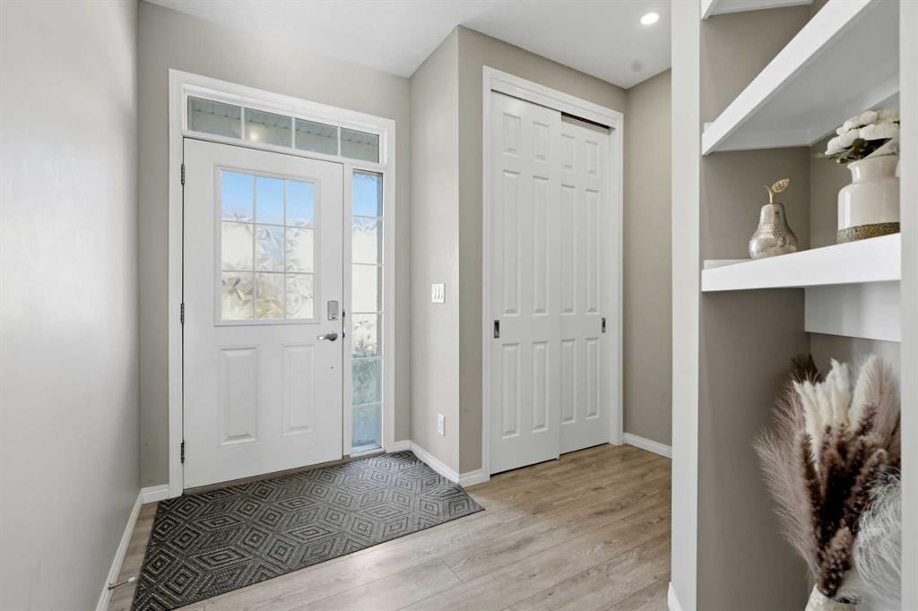 17 Carrington Manor NW, Calgary — photo 2 of 38