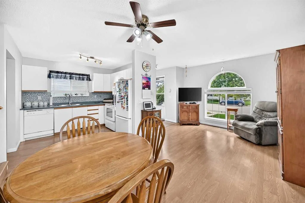 57 San Diego Way NE, Calgary — photo 2 of 29