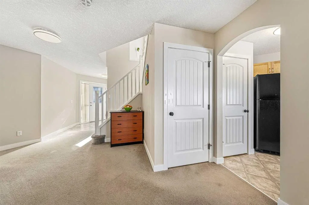 91 Bridlecrest Street SW, Calgary — photo 4 of 42