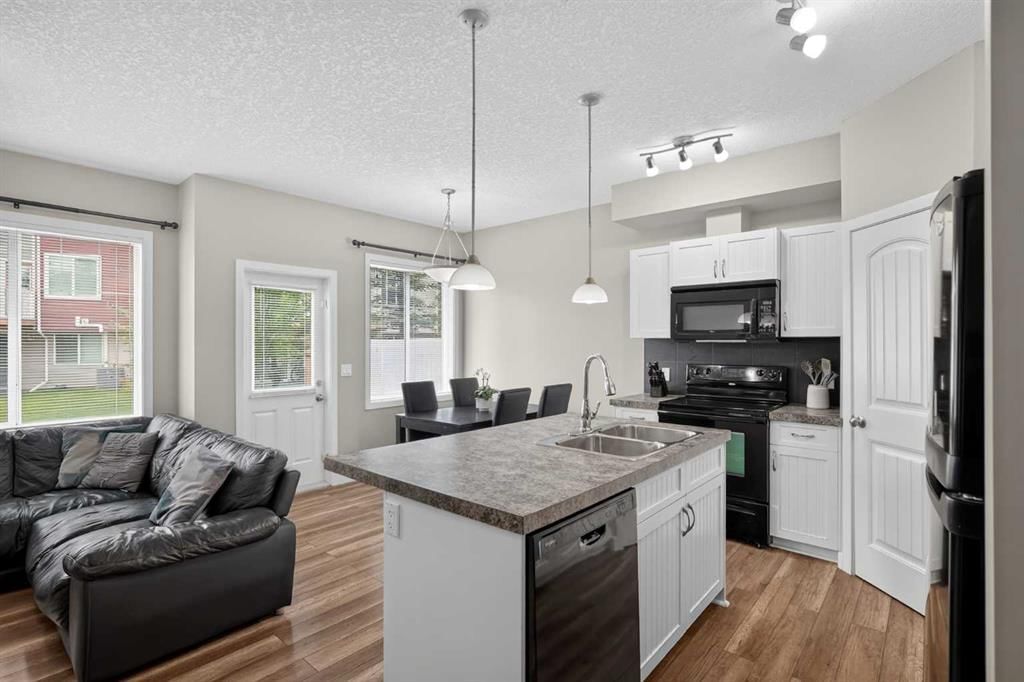 29 Sage Hill Common NW, Calgary — photo 2 of 46