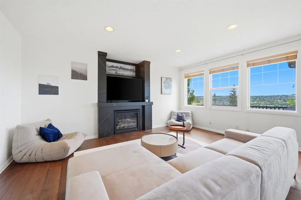 170 Panamount Road NW, Calgary — photo 3 of 49