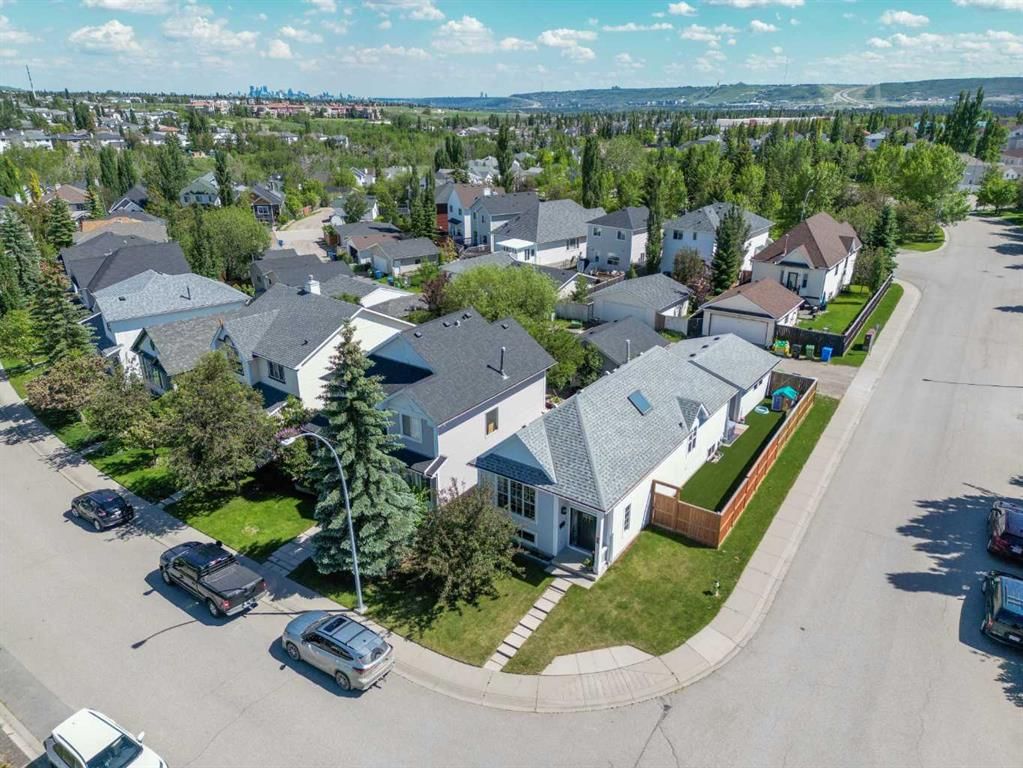 7 Tuscany Valley Road NW, Calgary — main listing photo