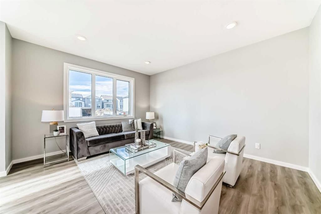 58 Sora Gardens SE, Calgary — photo 3 of 28