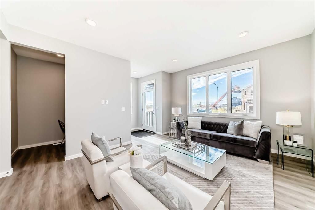 58 Sora Gardens SE, Calgary — photo 4 of 28