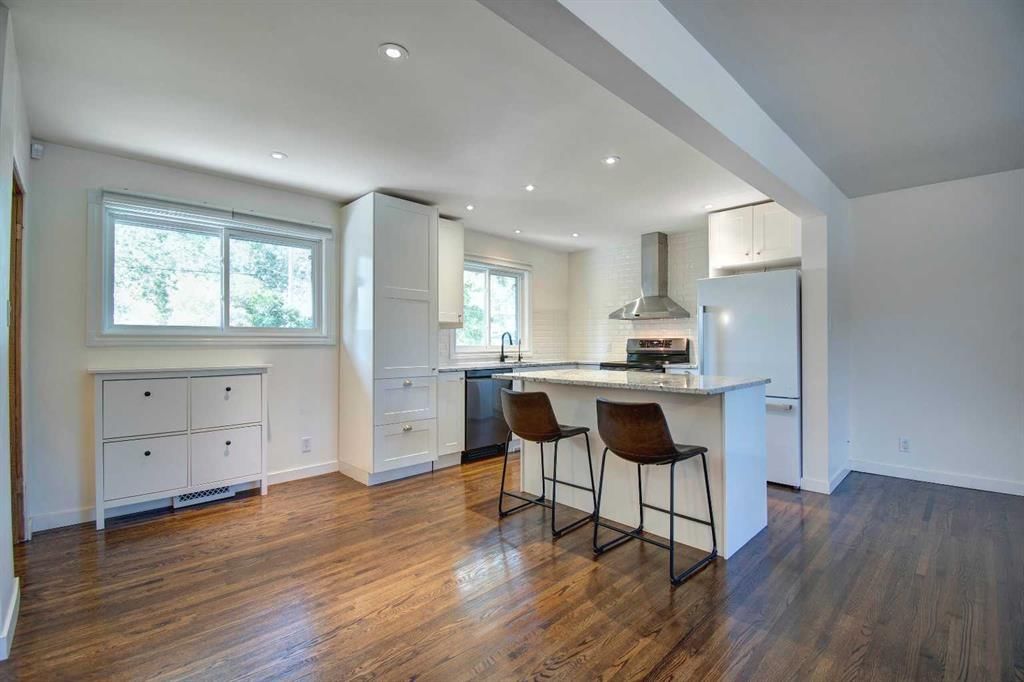 4319 Greenview Drive NE, Calgary — photo 3 of 37