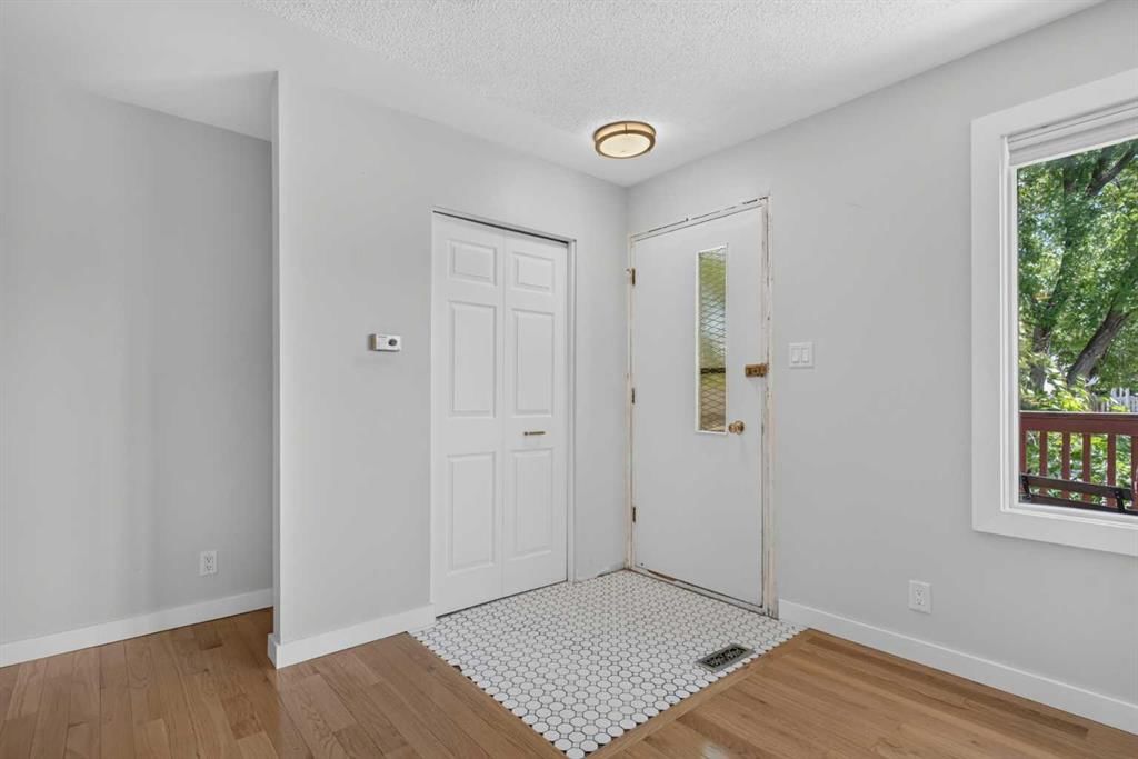 7631 22 Street SE, Calgary — photo 3 of 50