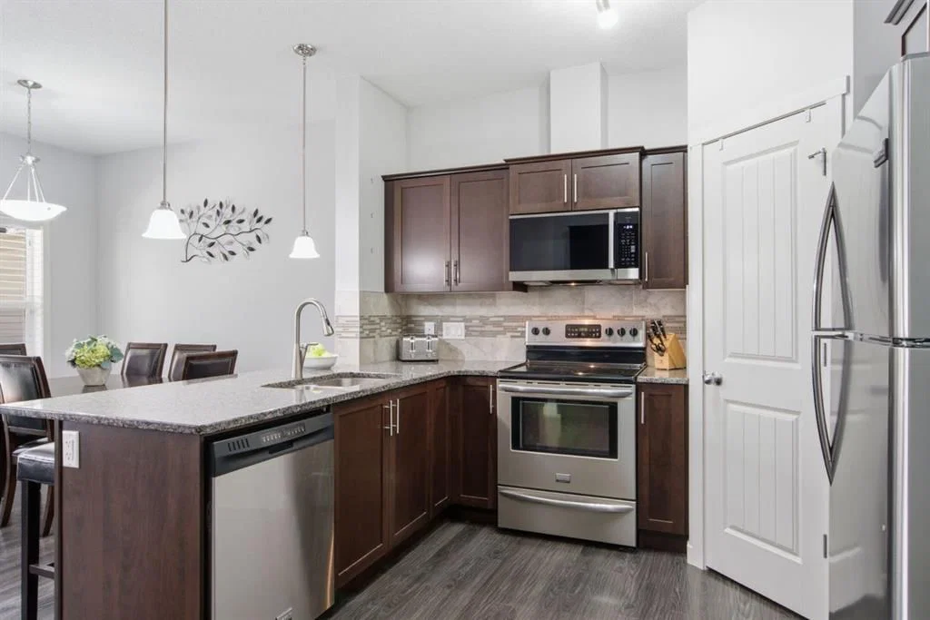 126 Copperpond Landing SE, Calgary — photo 4 of 42