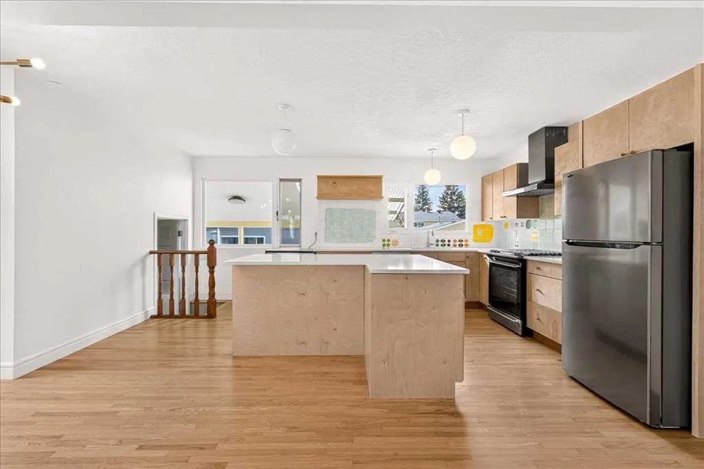 90 Armstrong Crescent SE, Calgary — photo 5 of 49