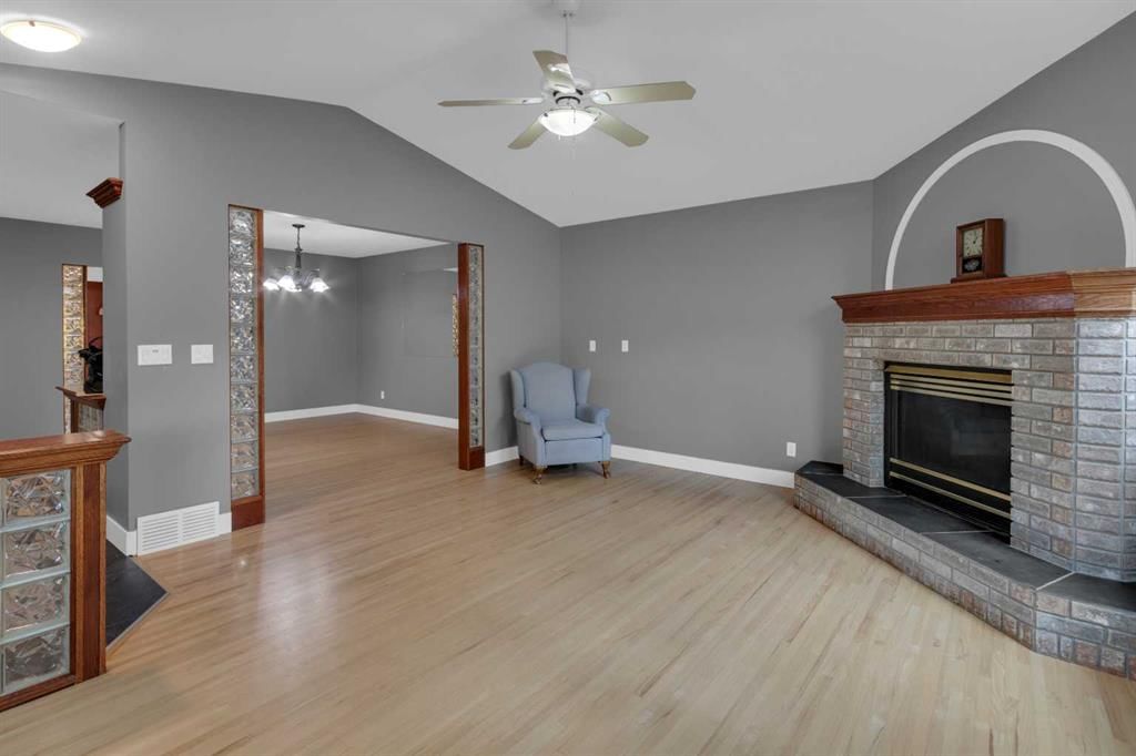 47 Hillgrove Drive SW, Calgary — photo 3 of 43