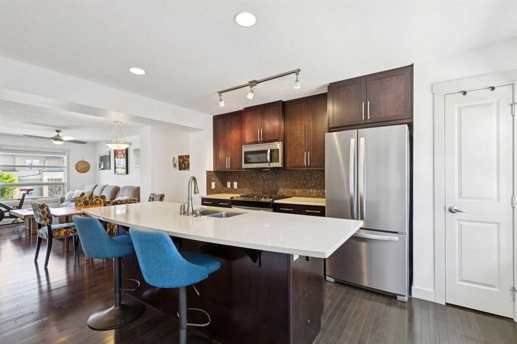 27 Aspen Hills Green SW, Calgary — main listing photo