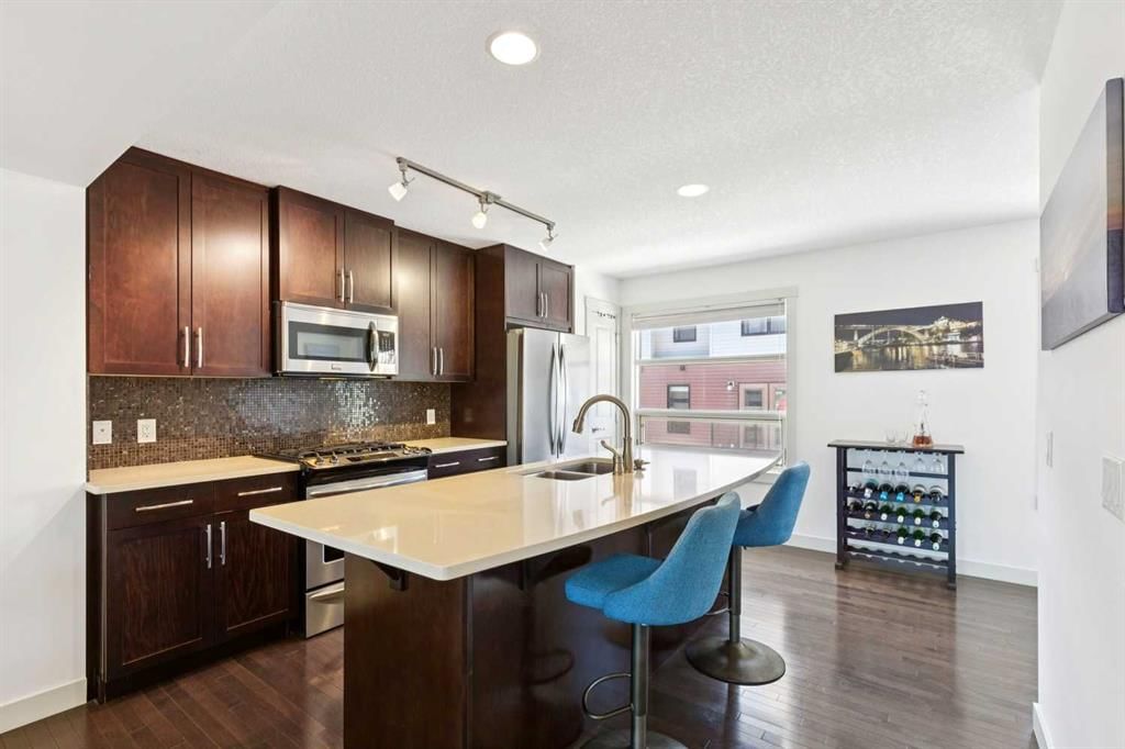 27 Aspen Hills Green SW, Calgary — photo 4 of 28
