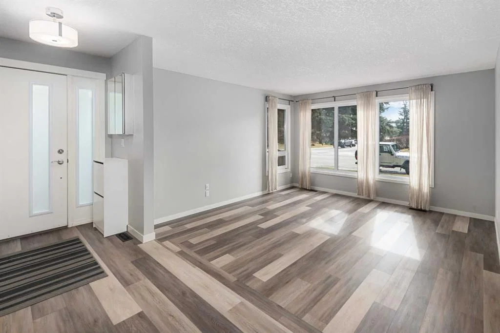 51 Woodmont Road SW, Calgary — photo 3 of 45