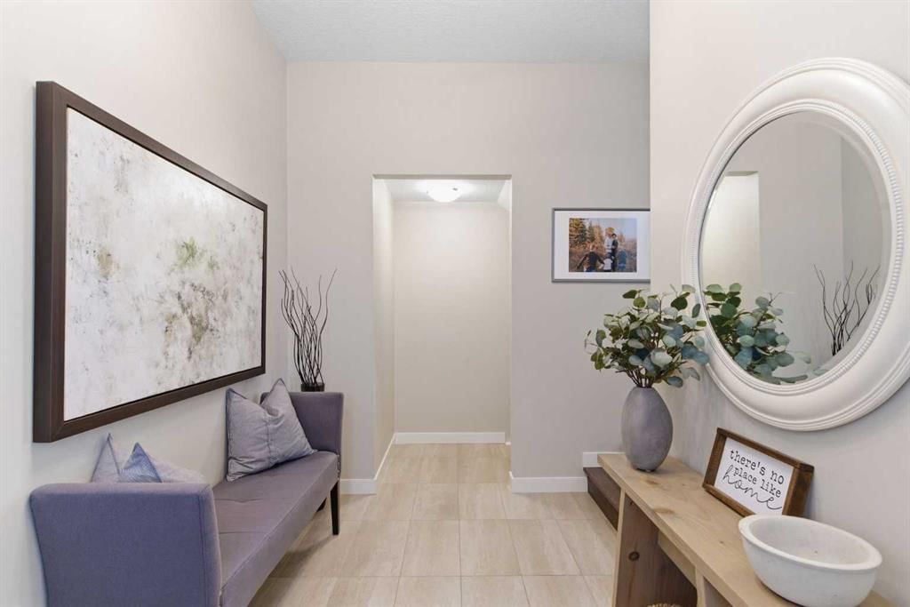 134 Cranbrook Circle SE, Calgary — photo 4 of 50