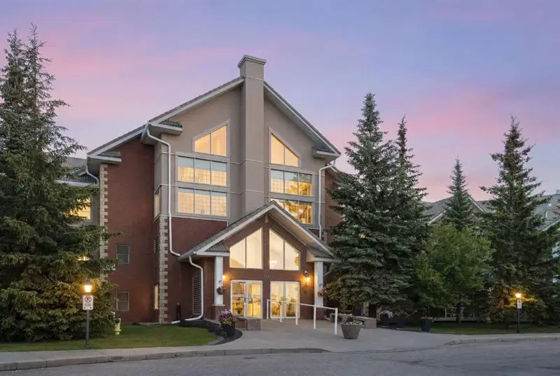 310, 6868 Sierra Morena Boulevard SW, Calgary — main listing photo