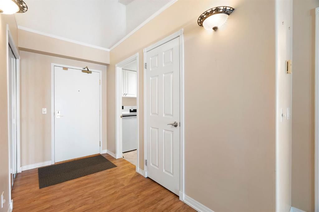 310, 6868 Sierra Morena Boulevard SW, Calgary — photo 3 of 45