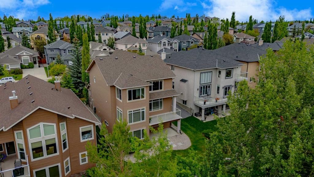 77 Royal Highland Road NW, Calgary — photo 2 of 49