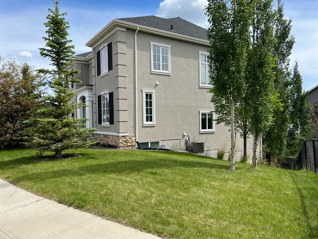 45 Rockcliff Heights NW, Calgary — photo 5 of 50